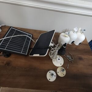 3 Security Cameras+Solar Charger